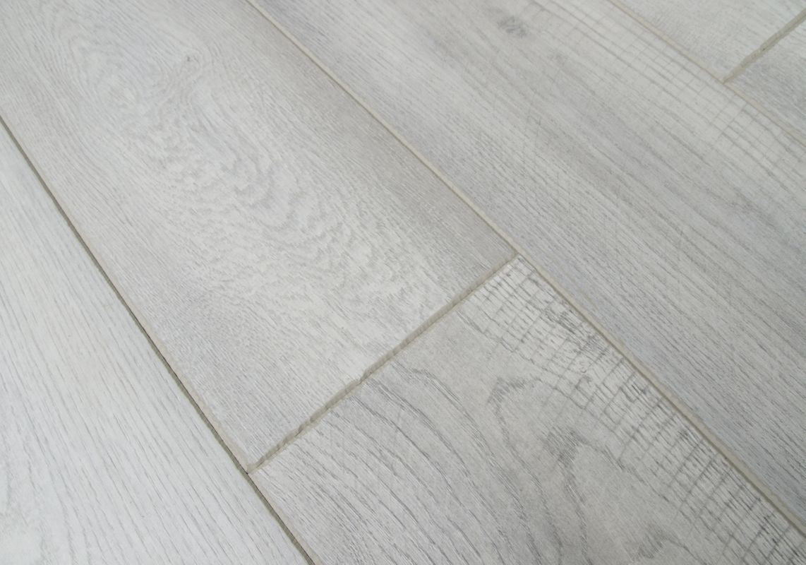 Laminate 12mm Visby Hickory 80H02 80 Hours Water Resistant