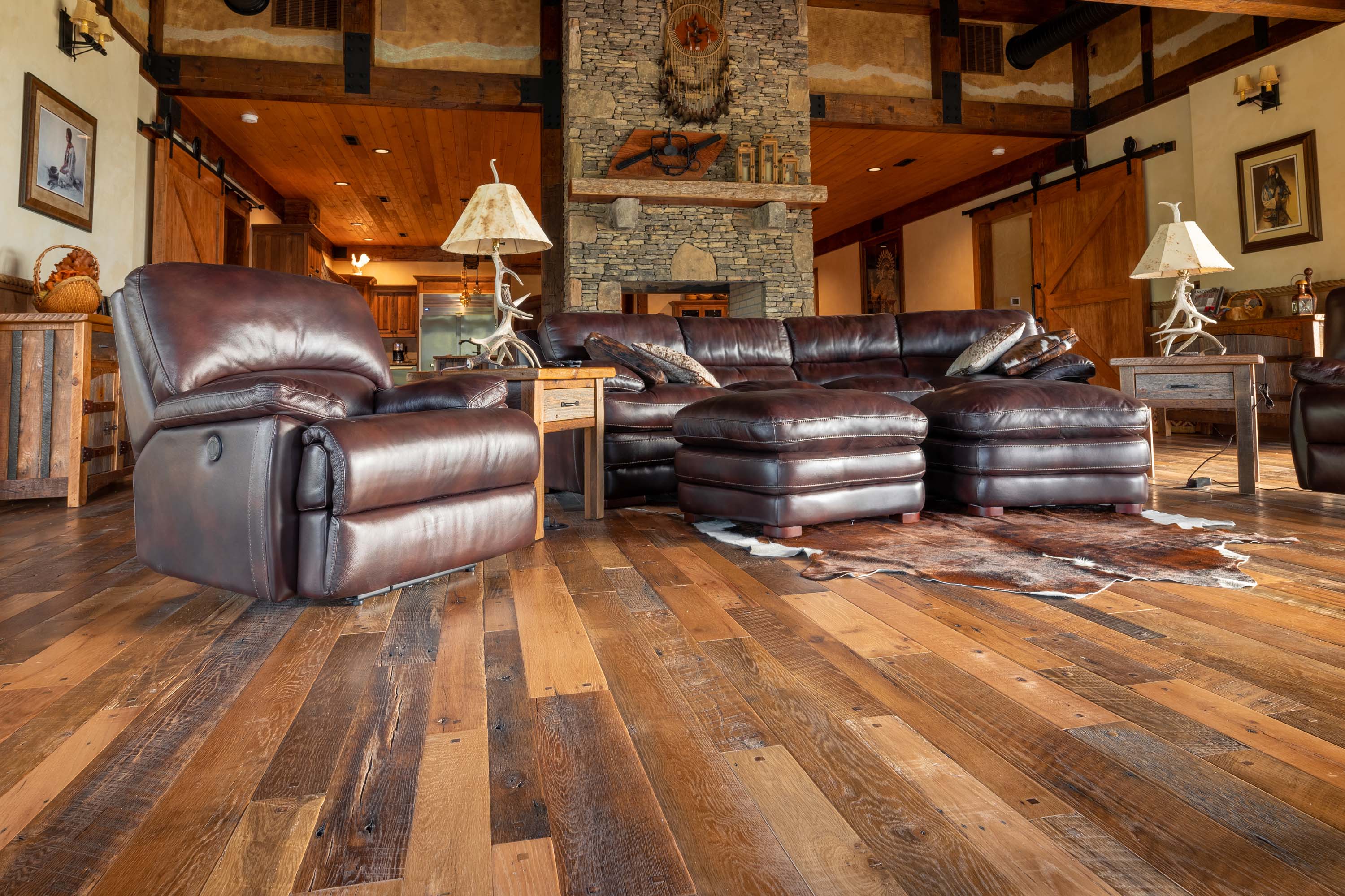 A Timeless Classic: Exploring Hardwood Flooring
