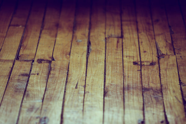 WHEN IS IT TIME TO REFINISH YOUR HARDWOOD FLOORS?
