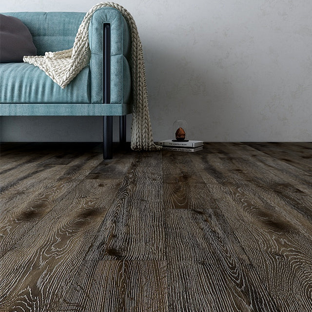 VANDYCK Euro Oak Engineered Wood 73.23" x 7.44" x 5/8", 4mm Lusso/205