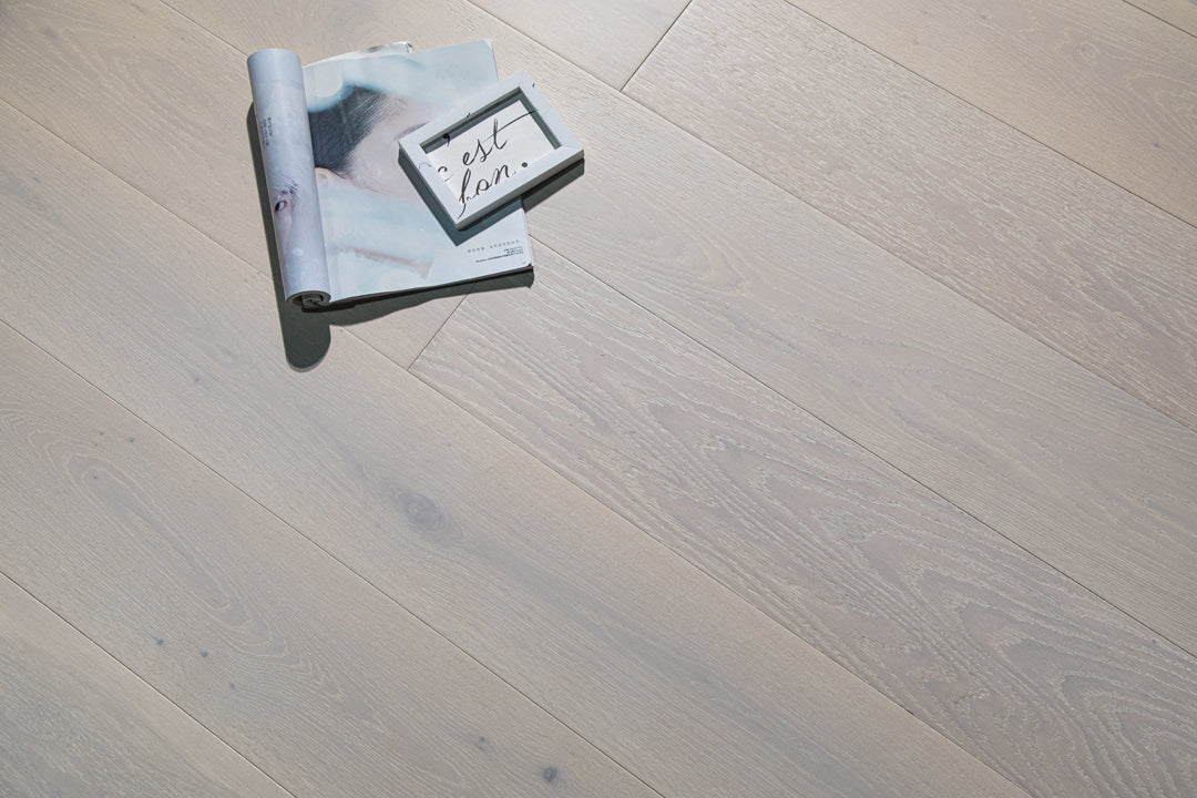 Hardwood Euro Oak Engineered Wood 73.23" x 7.44" x 5/8", 4mm Lusso/209