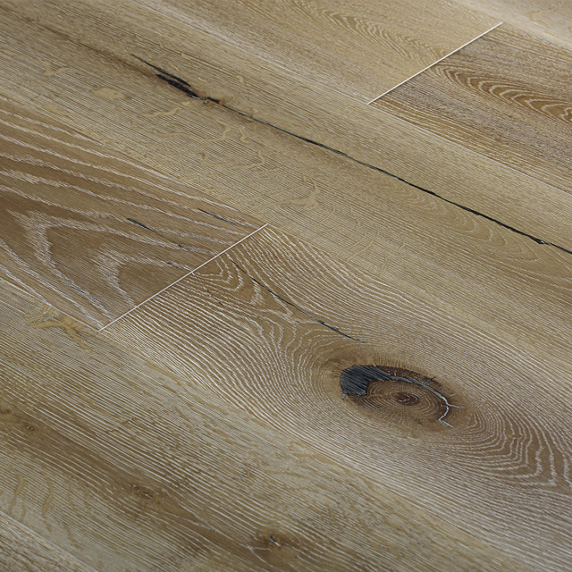 Hardwood Euro Oak Engineered Wood 86.61" x 8.66" x 5/8", 4mm Villa/301