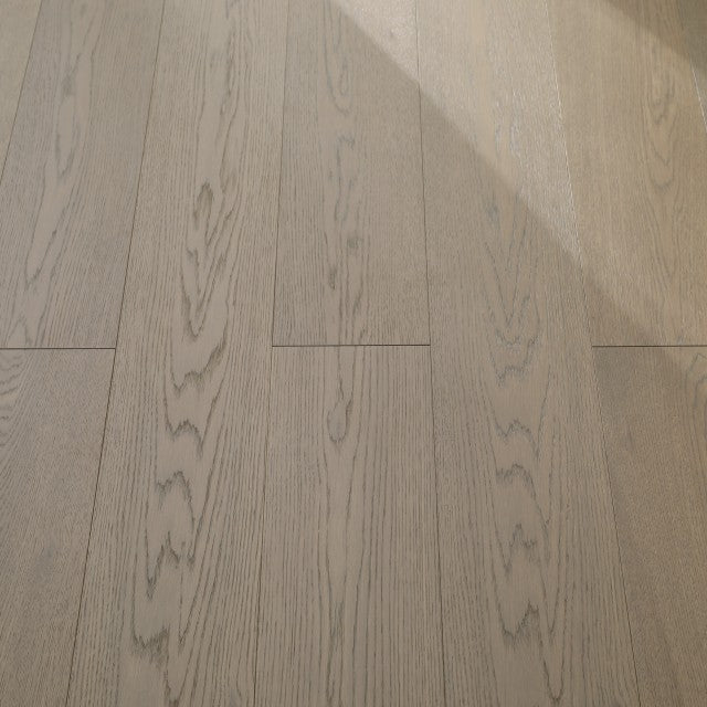 Hardwood Euro Oak Engineered Wood 74.81"x7.5"x1/2", 1.2mm Vita/608