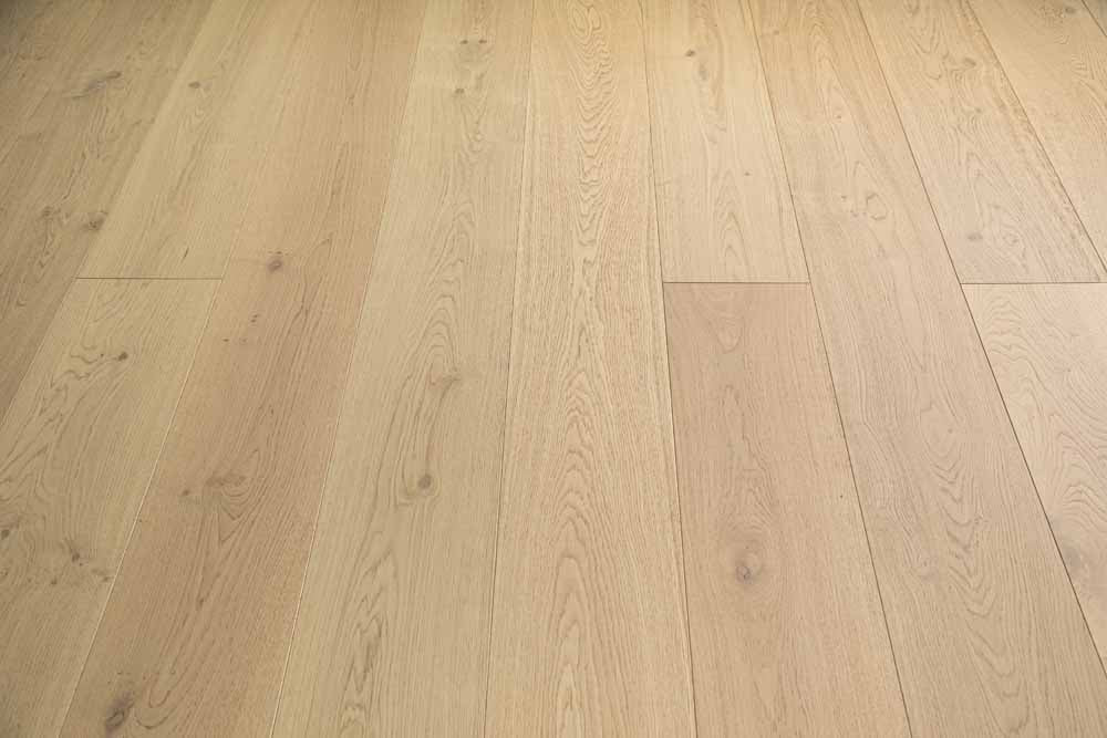 Hardwood Euro Oak Engineered Wood 86.61" x 10.24" x 5/8", 4mm (Excimer System) Stella/804