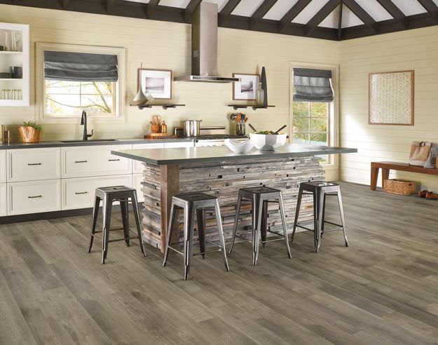Vinyl Amur Way 6-1/2" Liberty Valor