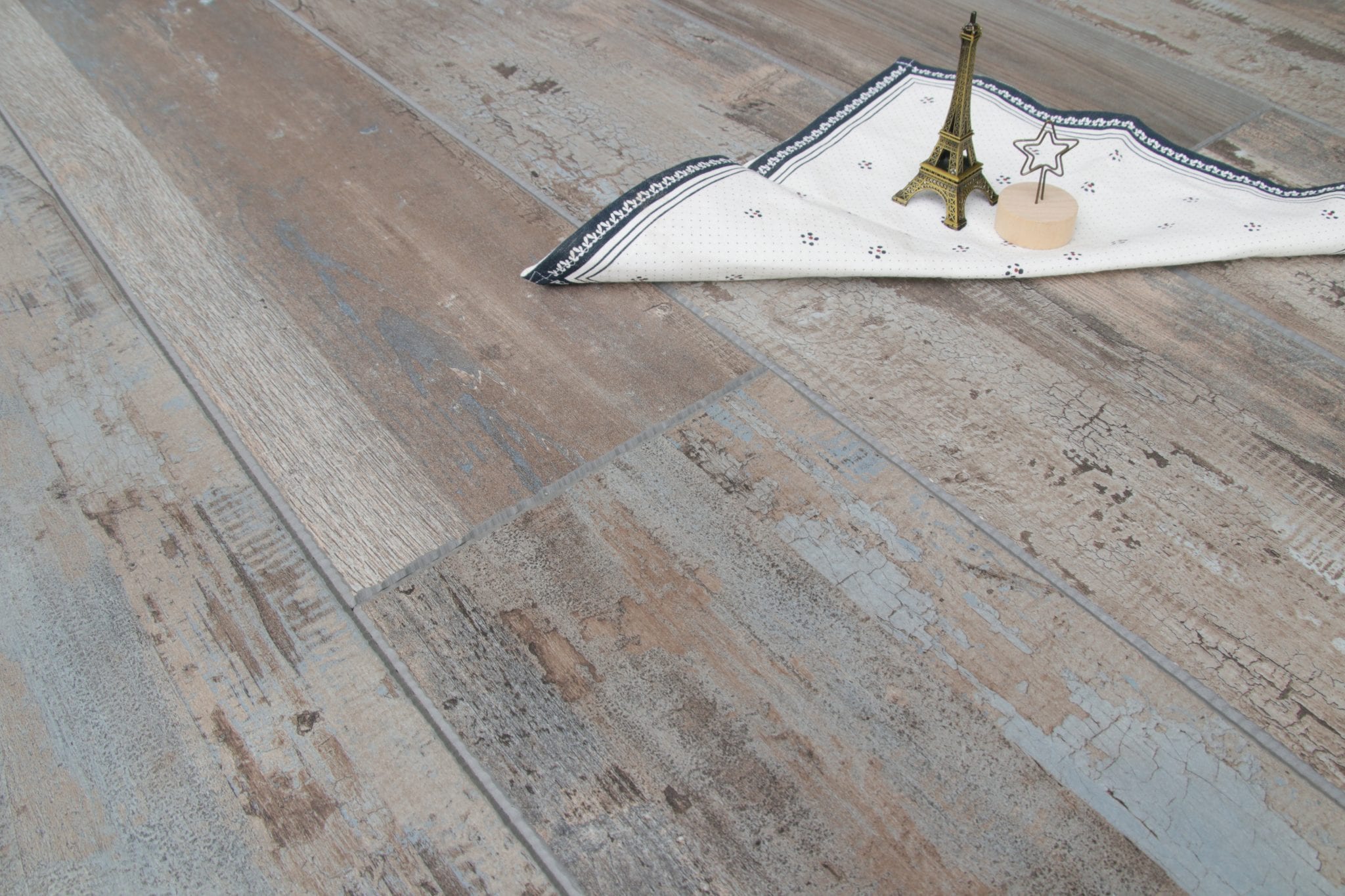 Laminate  12mm Peru Cherry 80H04 80 Hours Water Resistant