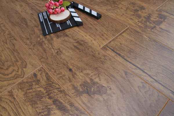 Laminate  12mm Carolina Hickory 80H06 80 Hours Water Resistant