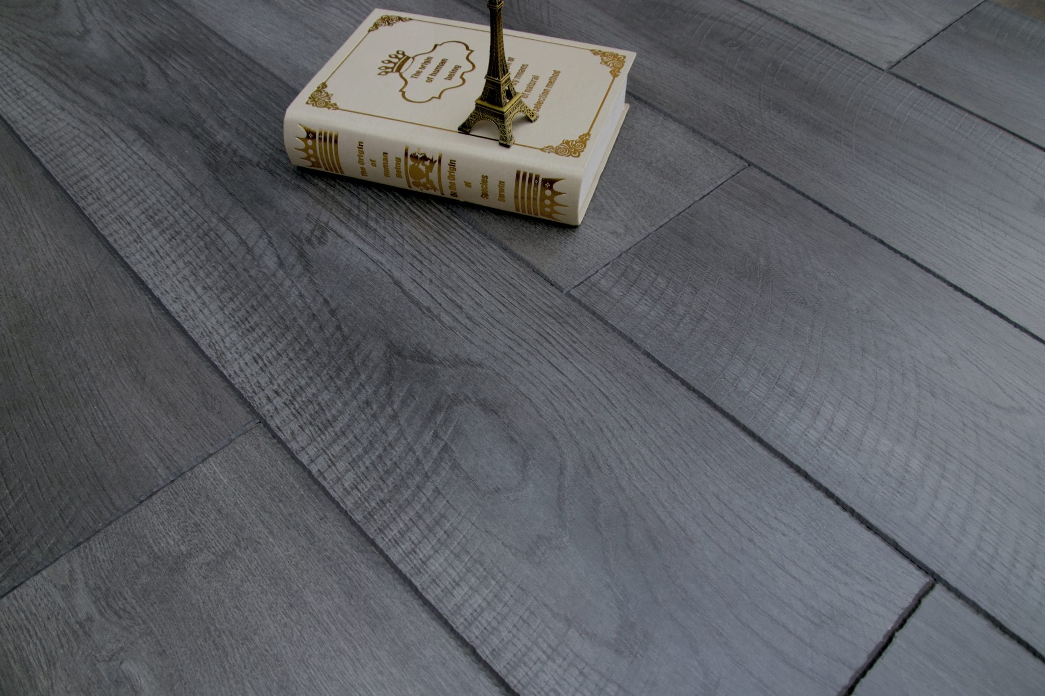 Laminate  12mm Oregon Hickory 80H03 80 Hours Water Resistant
