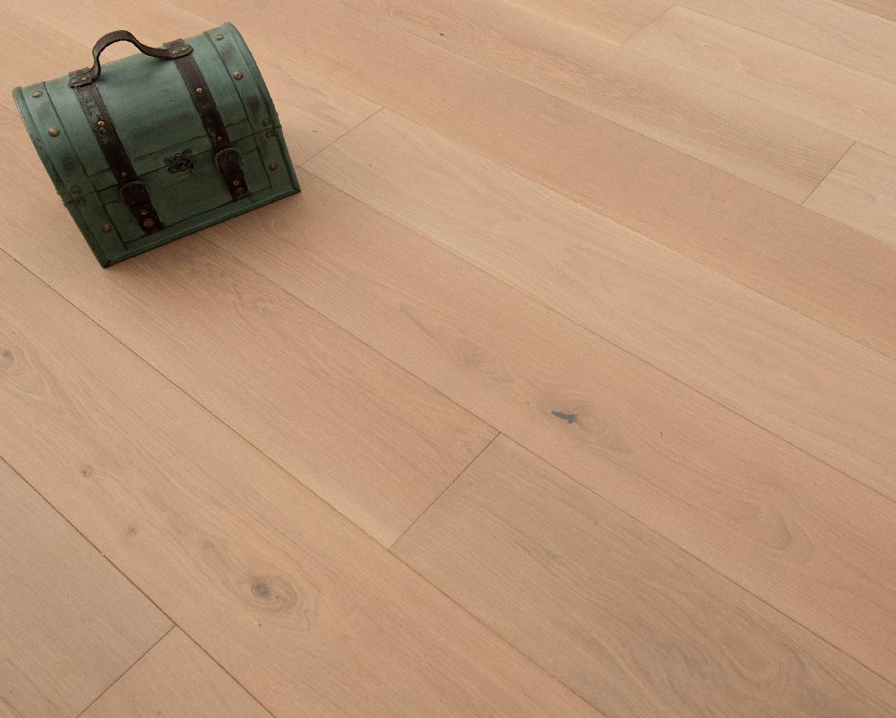 Hardwood Jenne RCWO14J7  Renaissance Collection